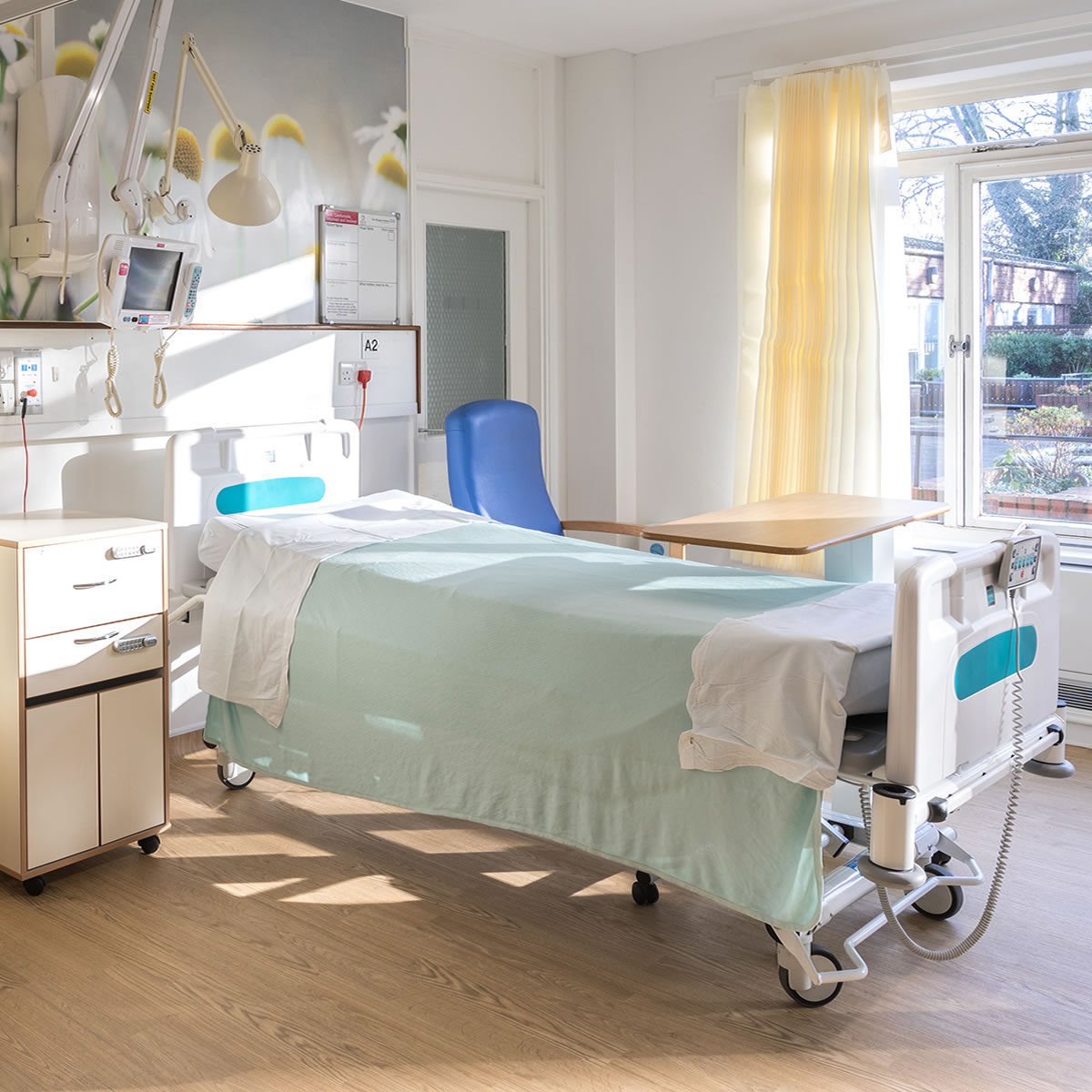 Altro Wood Comfort in patient room