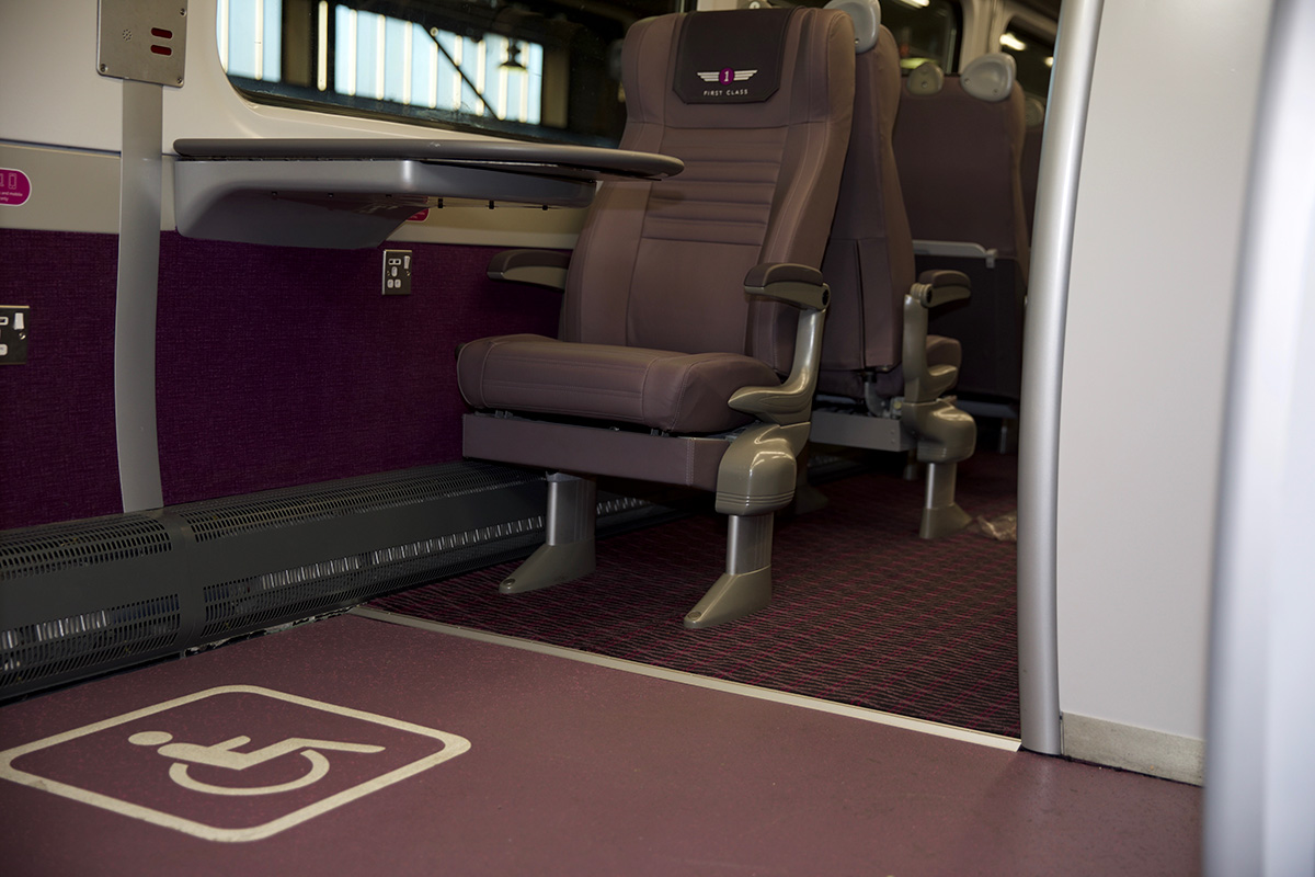 Altro Transflor Met in a custom colour design for the standard class of a Grand Central intercity train